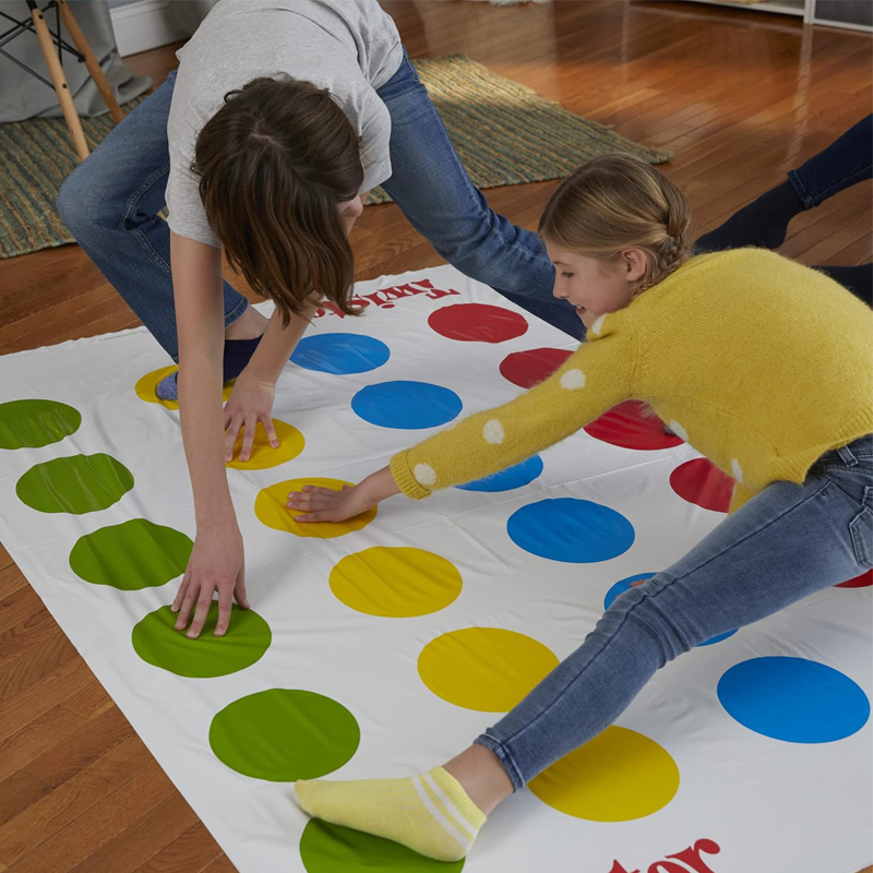 Hasbro Classic Twist Party Gam - Party Games Indoor For 6 12 Year Olds avis et prix